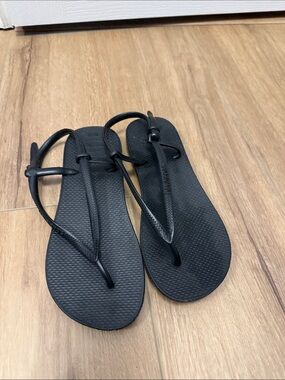 Havaianas Black Women's T-Strap Flip Flop Sandals